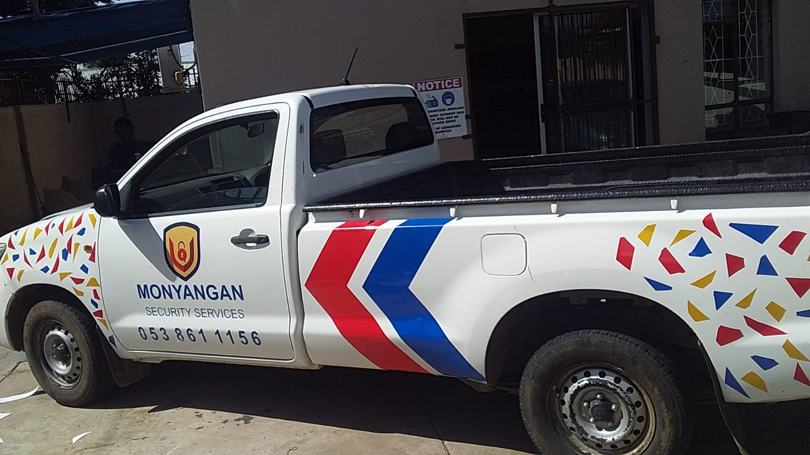 Monyangan bakkie branding